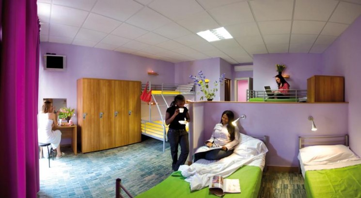 Onde ficar: albergues da juventude na Italia e no mundo 1 quarto de um hostel de Florença