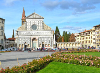 Praça Santa Maria Novella em Florença