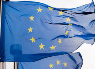 bandeira UE - Turismo na Europa e restrições em tempos de pandemia covid-19