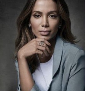 Anitta cantora brasileira