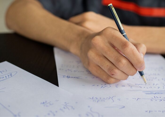 Jovem italiano de 14 anos "gênio da matemática" admitido na Universidade de Pisa 1 gênio da matemática
