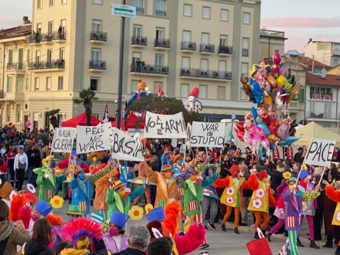 Viareggio, Carnaval da paz na Italia 2022 2 Carnaval da Paz Viareggio