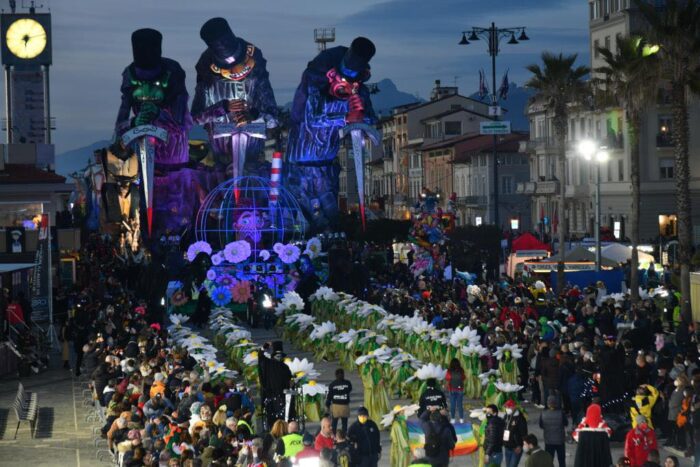 Viareggio, Carnaval da paz na Italia 2022 3 carnaval viareggio paz