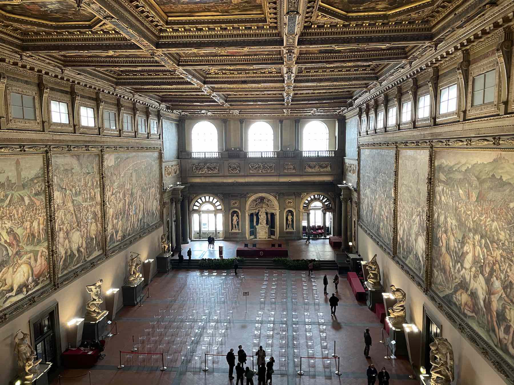 Salone dei Cinquecento, no Palazzo Vecchio, onde é inaugurada a Bienal de Antiguidades de Florença