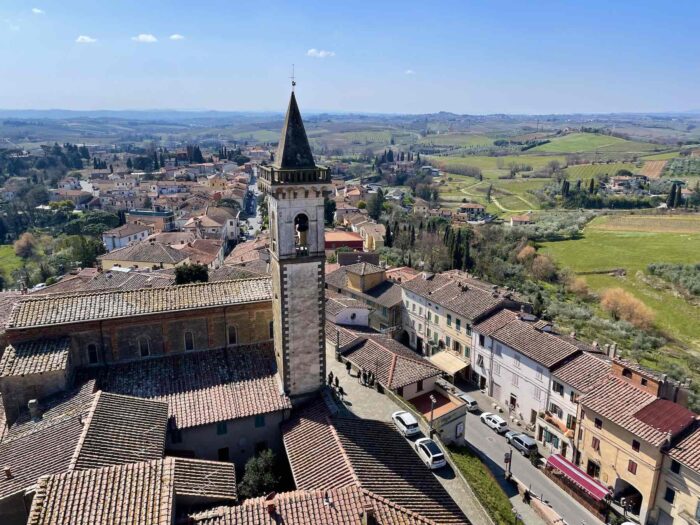 Vista panorâmica do vilarejo de Vinci, a cidade na Toscana onde nasceu Leonardo da Vinci