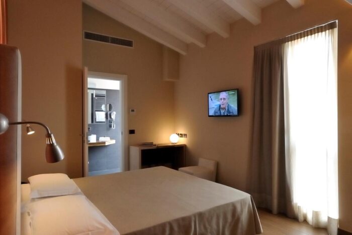 quarto do hotel biocity em Milão