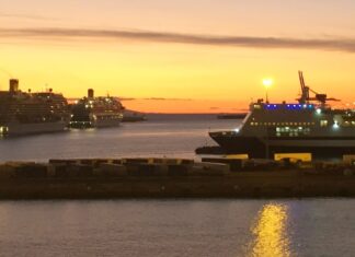 Porto de Civitavecchia na Italia