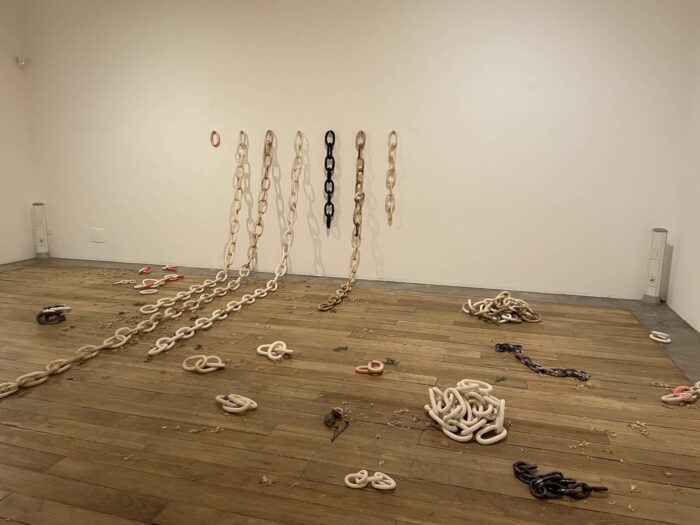 Obra de Morgane Tschiember no Museu de Arte Contemporânea de Palermo