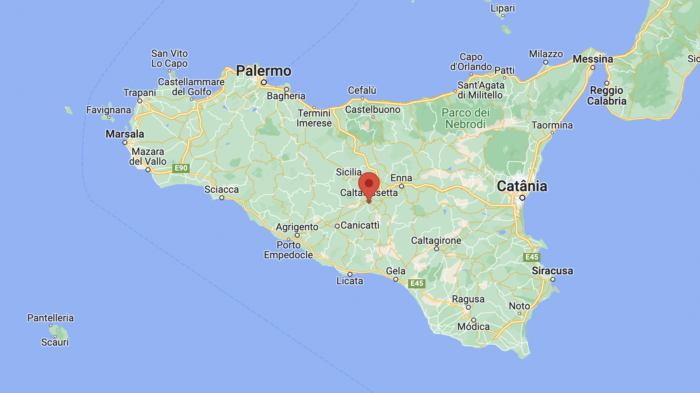 mapa da Sicília com a cidade de Caltanissetta em destaque