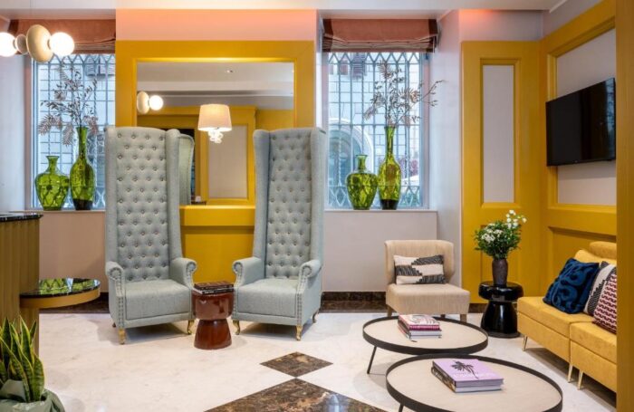 Linda decoração do lounge do  Leonardo Boutique Hotel Rome Monti do grupo Leonardo Hotels
