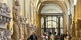 Loucura nos Museus do Vaticano, turista jogou duas estátuas no chão