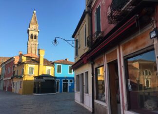 a ilha de Burano na Italia