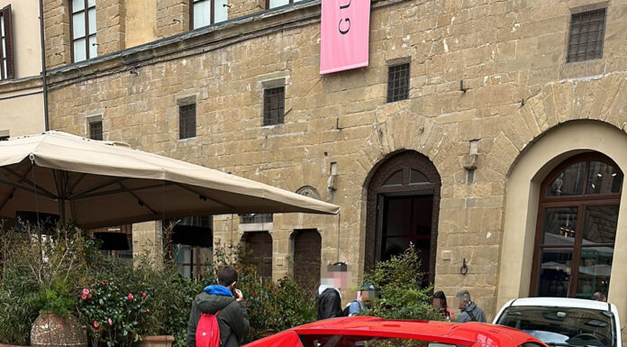 Turista americano multado em Florença
