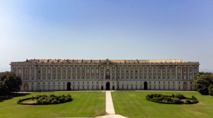 Reggia di Caserta nos arredores de Nápoles, Italia