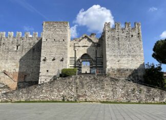 Prato Castello dell'Imperatore fachada