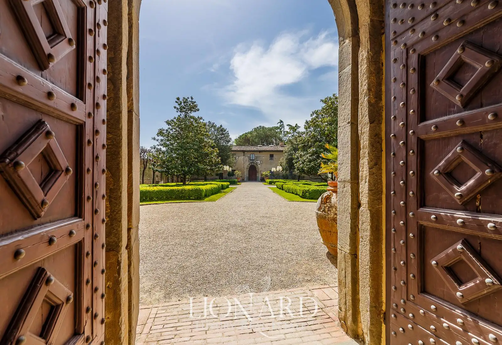 Portas do castelo à venda nos arredores de Florença