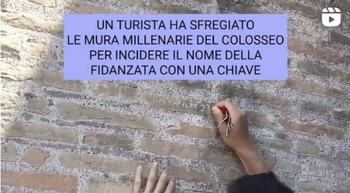 turista vandaliza coliseu