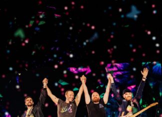 Foto do show do Coldplay em Milão publicada na fan page da banda no dia 30/06/2023 foto de @annaleemedia - em 2024 será a vez de ver Coldplay em Roma 2024