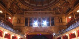 Concerto de Ano Novo em Palermo: Uma Noite de Strauss e Brahms no Politeama Garibaldi