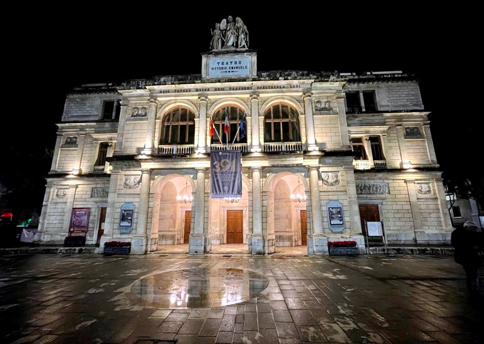 Teatro Vittorio Emanuele di Messina onde acontece o concerto de Ano Novo