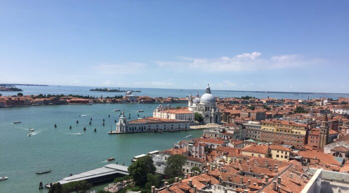Taxa de entrada em Veneza 2026: cobrança vale até 26 de julho Urgente: Tudo o que Você Precisa Saber sobre a Controversa Taxa de Entrada em Veneza!