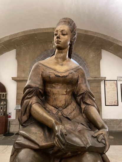 Estátua de Anna Maria Luisa de' Medici nas Capelas dos Médici em Florença