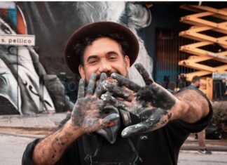 O brasileiro Eduardo Kobra em Pisa