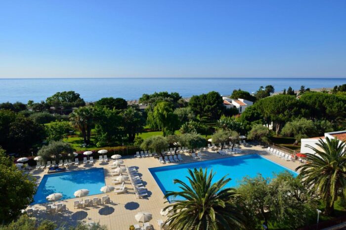 resort na sicilia com piscinas - UNAHOTELS Naxos Beach Sicilia