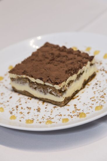 Receita Exótica de Tiramisù com sabores da Amazônia Ganha Etapa Brasileira - O Tiramisù com sabores da Amazônia: aparentemente um clássico, mas com um toque brasileiro (foto: Massimo Failutti)