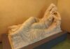 A escultura de Ariadne adormecida representa o Museu Arqueológico de Florença em Reforma