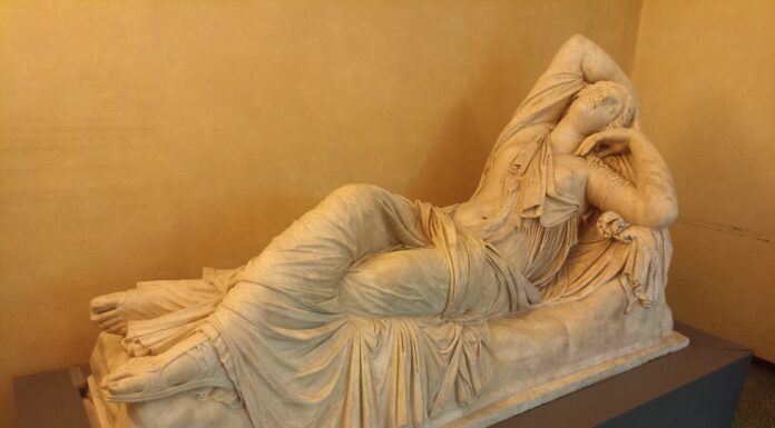 Museu Arqueológico de Florença em Reforma: o que esperar A escultura de Ariadne adormecida representa o Museu Arqueológico de Florença em Reforma