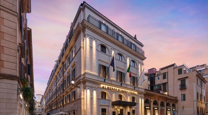 Reabertura do Hotel d’Inghilterra em Roma: Um Ícone de Luxo Renovado Fachada do Hotel d'Inghilterra em Roma: há mais de 150 anos recebe viajantes na Cidade Eterna