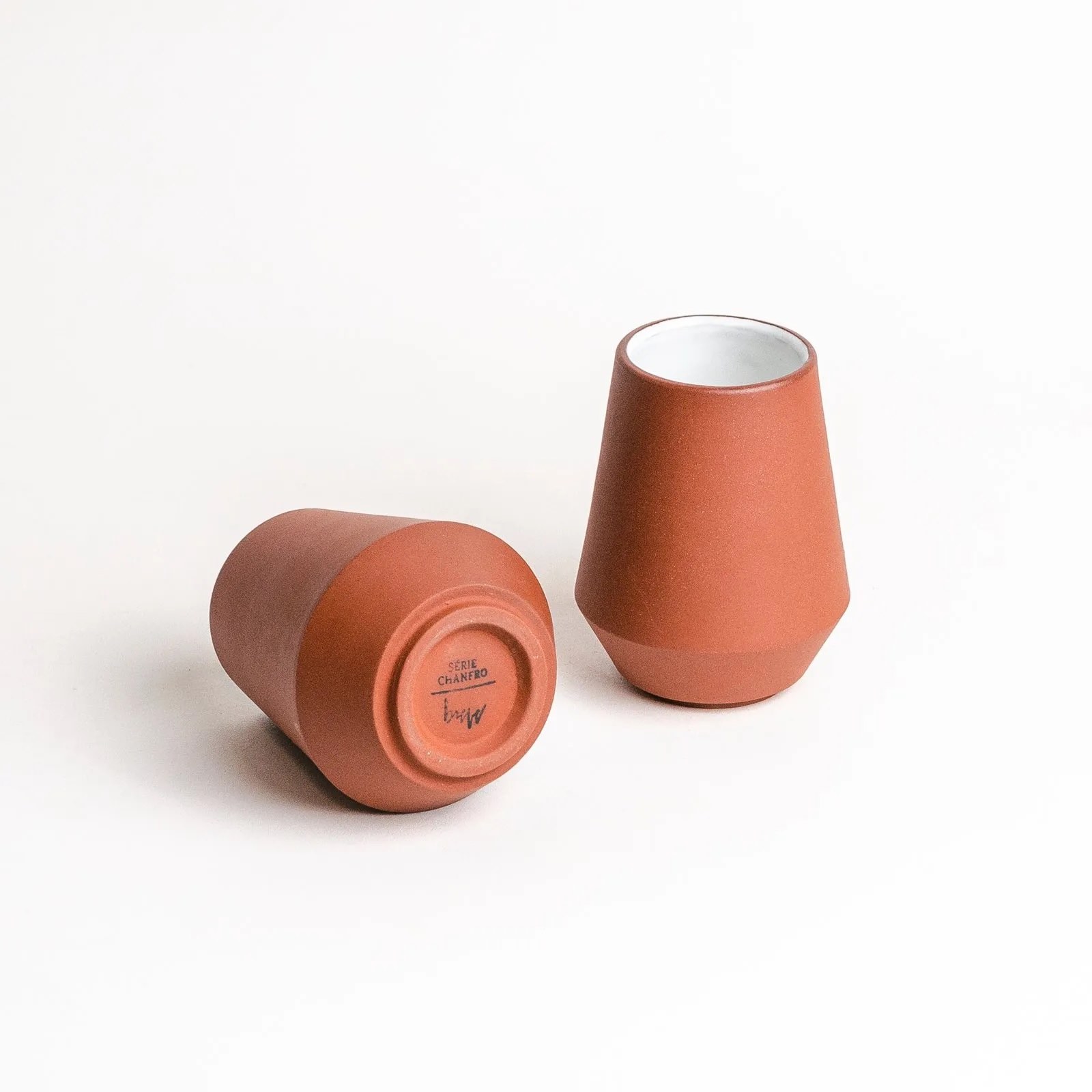 Os copos Chanfro, do designer Augusto Ribeiro, à venda no site Tropicalist para o mercado italiano e europeu