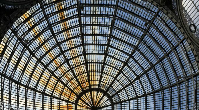 Galleria Umberto I em Nápoles Galleria Umberto I em Nápoles Cúpula