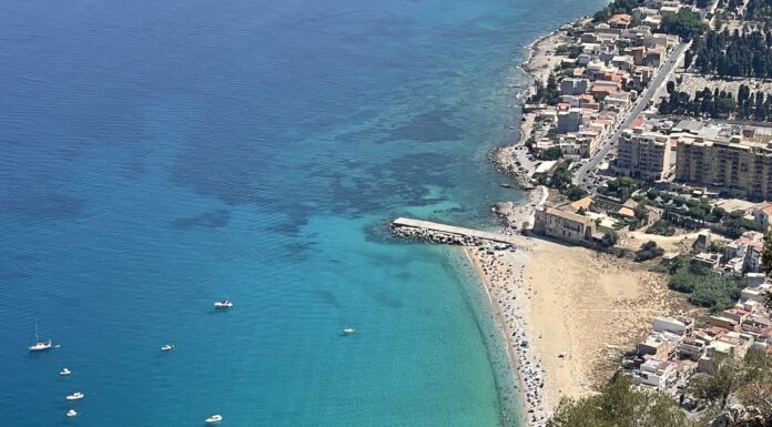 Vergine Maria, uma praia em Palermo Vergine Maria, uma praia em Palermo