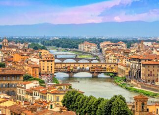 Como ir do Aeroporto de Milão MXP a Florença - no centro da foto a Ponte Vecchio e o Rio Arno