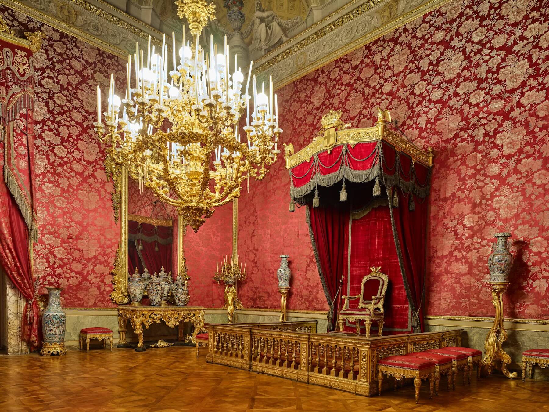 Os apartamentos Reais do Palazzo Pitti - Sala del Trono