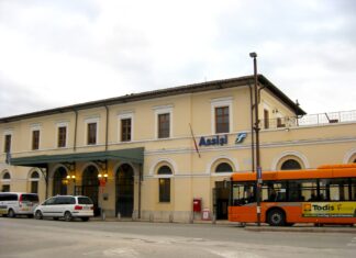 estação ferroviária em Assis - Como ir de Roma a Assis