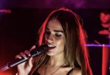 Clara ao vivo na Itália