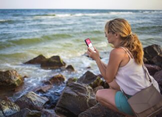 Holafly: o eSIM para viajar conectado pela Itália e Europa