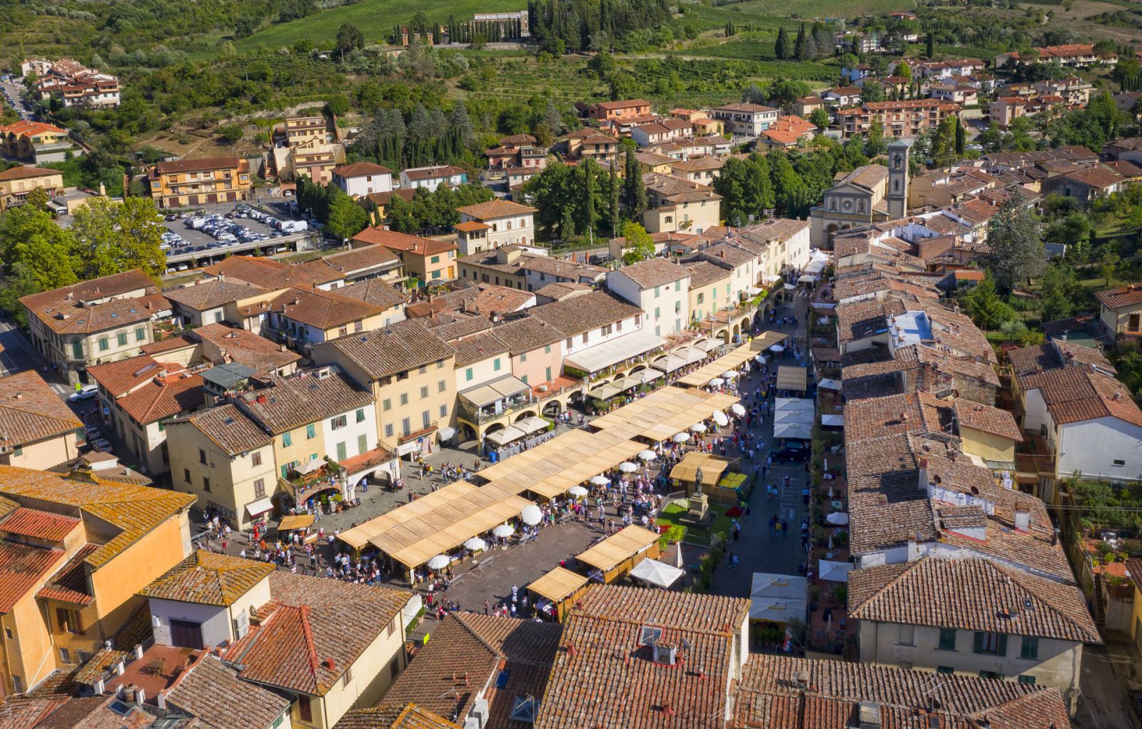 A Piazza Matteoti, em Greve em Chianti, recebe os amantes do vinho durante a Expo Chianti Classico
