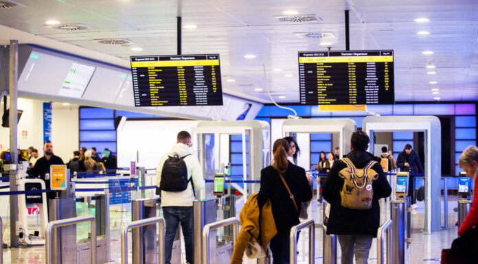 Aeroporto de Nápoles será fechado para obras entre janeiro e março de 2026 Aeroporto de Nápoles será fechado para obras entre janeiro e março de 2026