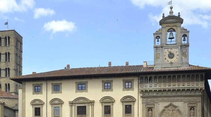 Arezzo em festa: Fiera Antiquaria celebra 57 anos com edição especial Arezzo em festa: Fiera Antiquaria celebra 57 anos com edição especial