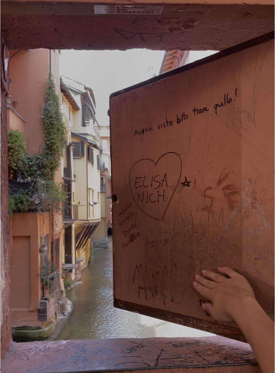 Janelinha Secreta de Bolonha: fica na Via Piella e mostra o Canale di Reno