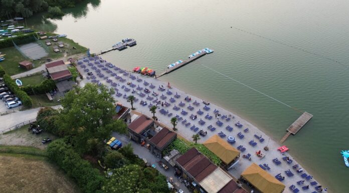 Lago di Bilancino: refúgio tranquilo na Toscana com praia, esportes aquáticos e clima de verão Lago di Bilancino Bahia Cafè Mugello