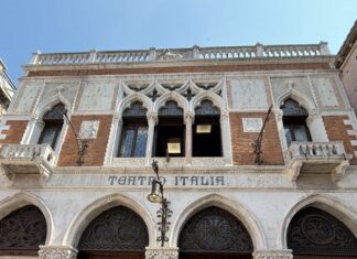 Fachada do ex-Teatro Italia hoje um supermercado Despar em Veneza