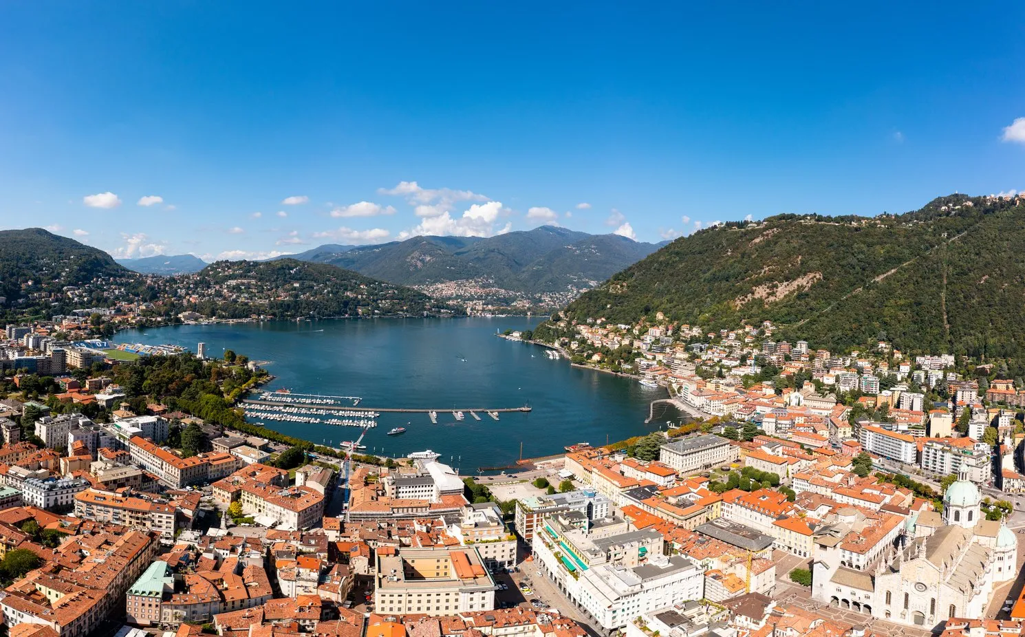 Foto do Lago de Como na Itália visto do alto - Como Open Pass: uma forma prática e econômica de explorar Como e arredores