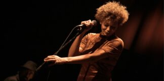 A cantora brasileira Rosalia de Souza vai trazer um pouco da energia da bossa nova e MPB ao Orbetello Jazz Festival 2025