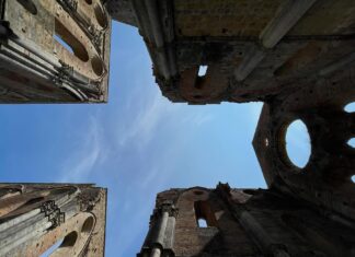 espetáculo gratuito na Toscana: San Galgano é palco de “Far far west… Calamity Jane!” em agosto