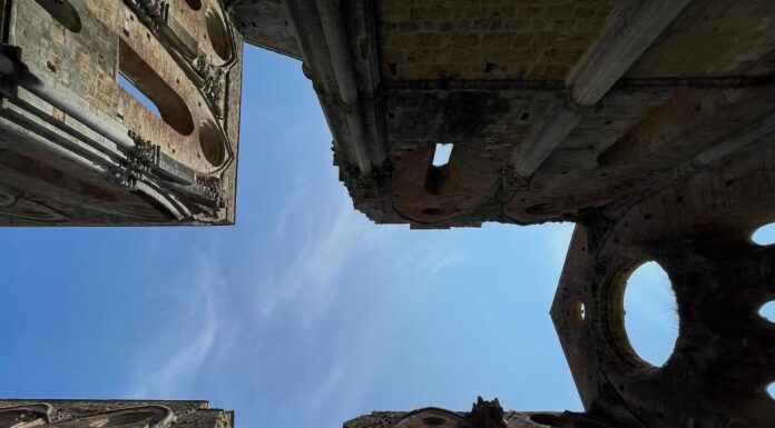 Espetáculo gratuito na Toscana: musical inédito em San Galgano promete encantar espetáculo gratuito na Toscana: San Galgano é palco de “Far far west… Calamity Jane!” em agosto